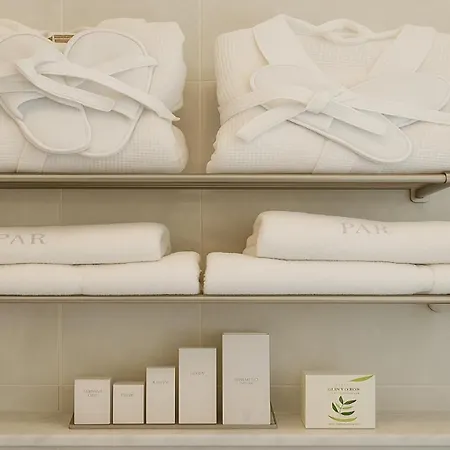 Small Paradise With Private Pool, Jacuzzi&complete Privacy Villa *