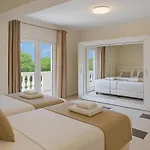Vilă Small Paradise Private Pool, Jacuzzi, Bbq, Complete Privacy