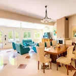 Small Paradise Private Pool, Jacuzzi, Bbq, Complete Privacy Villa