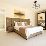 Small Paradise Private Pool, Jacuzzi, Bbq, Complete Privacy *