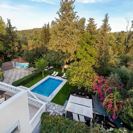 Small Paradise With Pool & Jacuzzi 