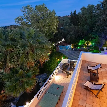 Small Paradise With Pool & Jacuzzi 