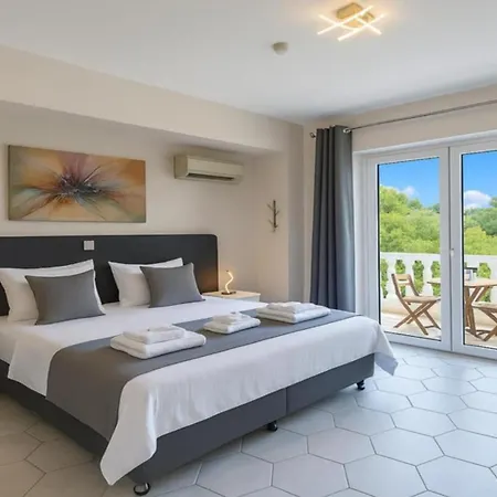 Small Paradise Private Pool, Jacuzzi, Bbq, Complete Privacy 别墅 伊利索斯
