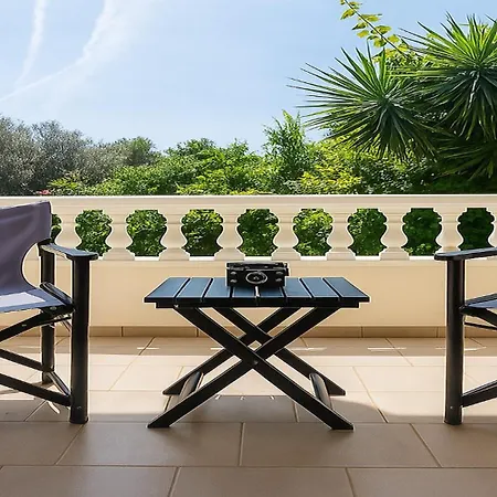 Small Paradise Private Pool, Jacuzzi, Bbq, Complete Privacy Villa *