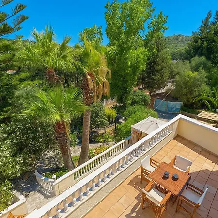 Small Paradise Private Pool, Jacuzzi, Bbq, Complete Privacy *