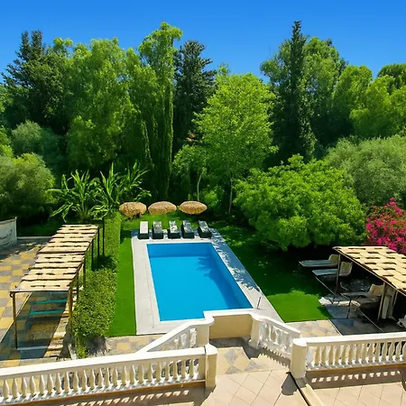 Small Paradise Private Pool, Jacuzzi, Bbq, Complete Privacy 伊利索斯