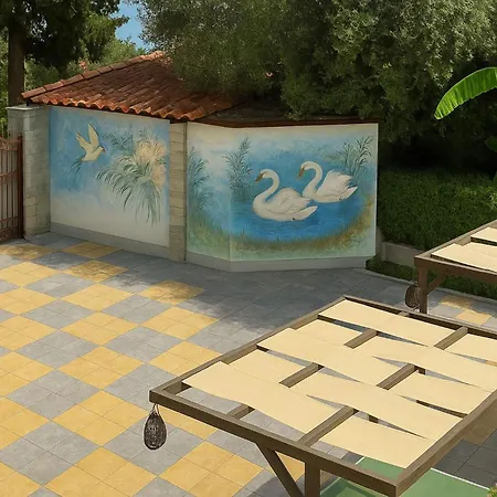 Small Paradise Private Pool, Jacuzzi, Bbq, Complete Privacy