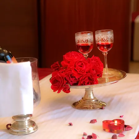 Small Paradise Private Pool, Jacuzzi, Bbq, Complete Privacy