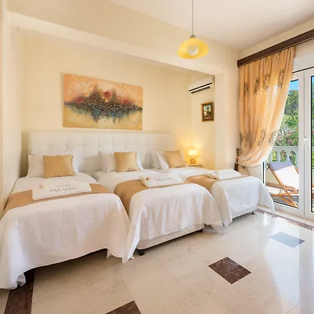 Small Paradise Private Pool, Jacuzzi, Bbq, Complete Privacy *