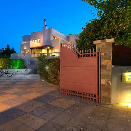 Small Paradise With Private Pool, Jacuzzi&complete Privacy *
