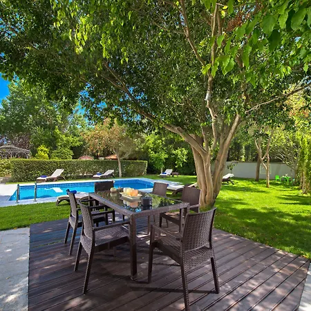 Villa Small Paradise Private Pool, Jacuzzi, Bbq, Complete Privacy *