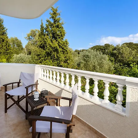 ヴィラ Small Paradise Private Pool, Jacuzzi, Bbq, Complete Privacy *