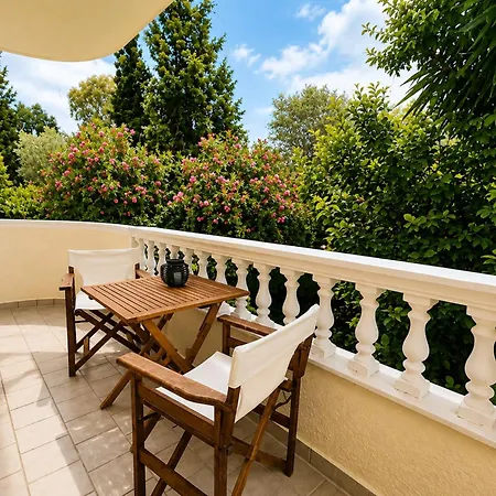 ヴィラ Small Paradise Private Pool, Jacuzzi, Bbq, Complete Privacy