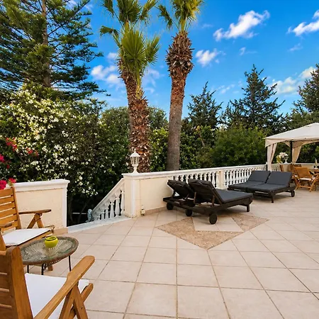 Small Paradise Private Pool, Jacuzzi, Bbq, Complete Privacy * イアリソス