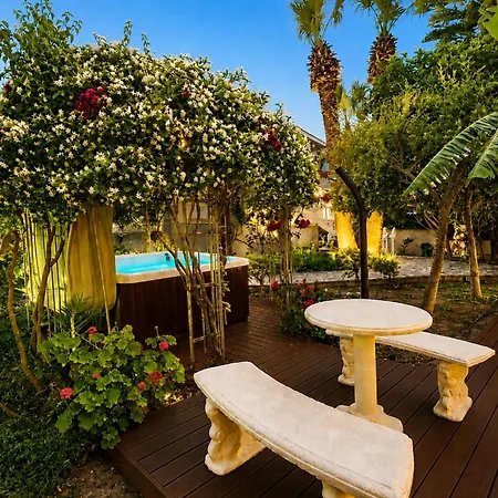 Small Paradise Private Pool, Jacuzzi, Bbq, Complete Privacy * イアリソス