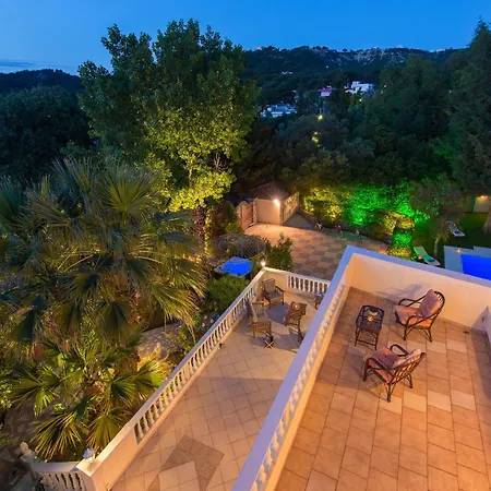 Small Paradise With Pool & Jacuzzi 