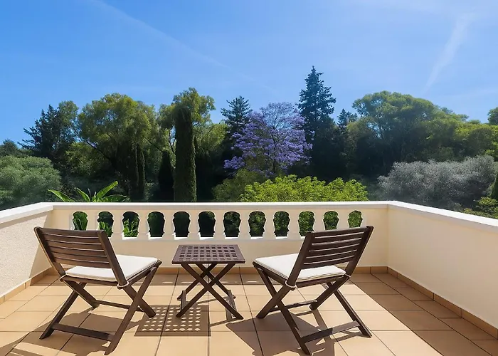 Small Paradise Private Pool, Jacuzzi, Bbq, Complete Privacy * Ялиссос