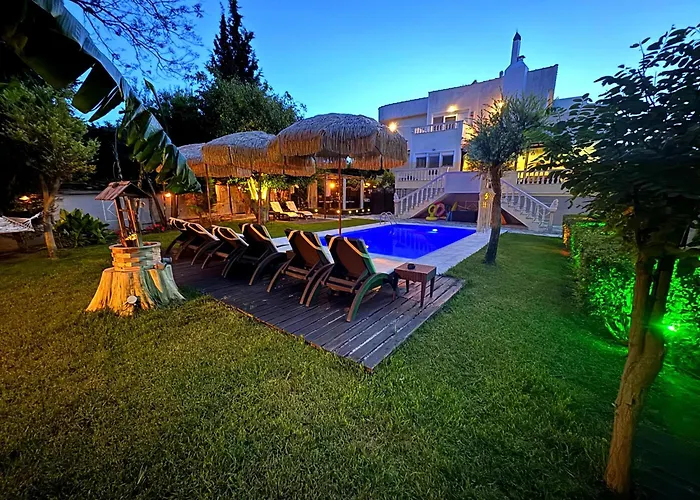 Small Paradise Private Pool, Jacuzzi, Bbq, Complete Privacy * Ялиссос