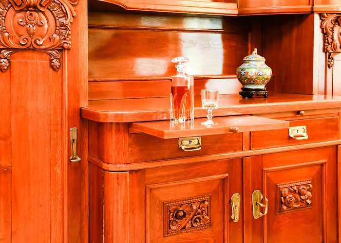 Small Paradise Private Pool, Jacuzzi, Bbq, Complete Privacy *