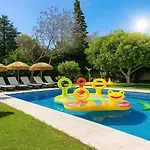 Vilă Small Paradise Private Pool, Jacuzzi, Bbq, Complete Privacy