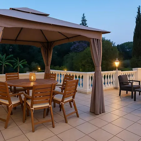 Small Paradise Private Pool, Jacuzzi, Bbq, Complete Privacy יאליסוס