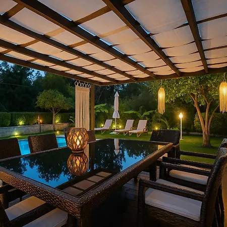 Small Paradise Private Pool, Jacuzzi, Bbq, Complete Privacy