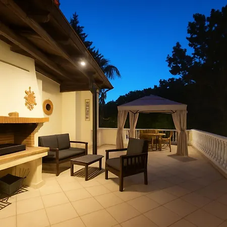 Small Paradise Private Pool, Jacuzzi, Bbq, Complete Privacy וילה *