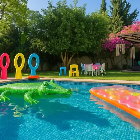 Small Paradise Private Pool, Jacuzzi, Bbq, Complete Privacy וילה