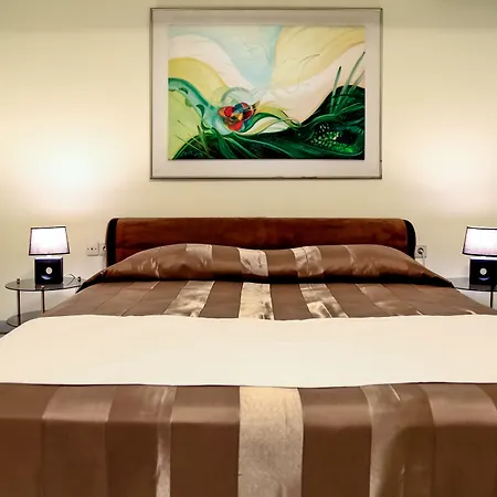 וילה Small Paradise Private Pool, Jacuzzi, Bbq, Complete Privacy יאליסוס