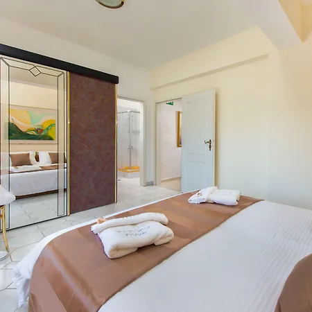 Small Paradise Private Pool, Jacuzzi, Bbq, Complete Privacy וילה