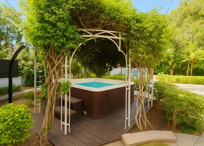 Small Paradise Private Pool, Jacuzzi, Bbq, Complete Privacy Willa *