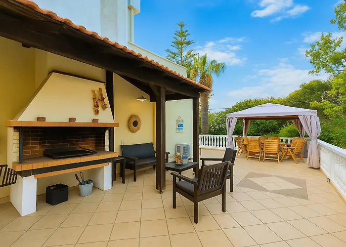 Small Paradise Private Pool, Jacuzzi, Bbq, Complete Privacy