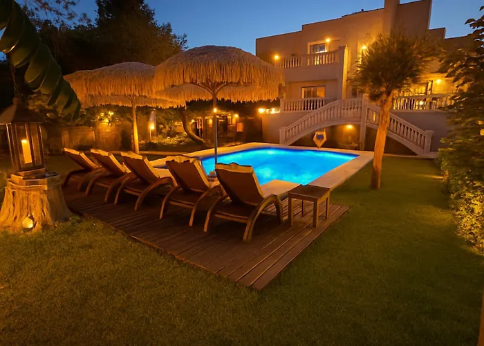 Small Paradise Private Pool, Jacuzzi, Bbq, Complete Privacy Willa *